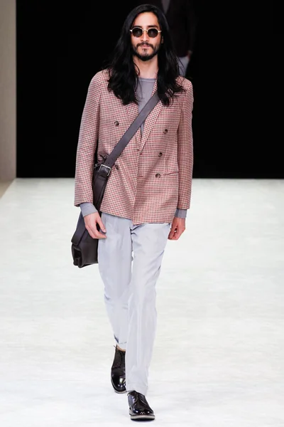 Look 19